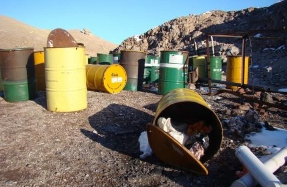 Deberán pagar US$25.000 por dejar residuos en el Aconcagua
