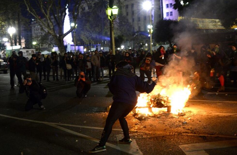 Incidentes frente a la Catedral Metropolitana por la marcha de #NiUnaMenos