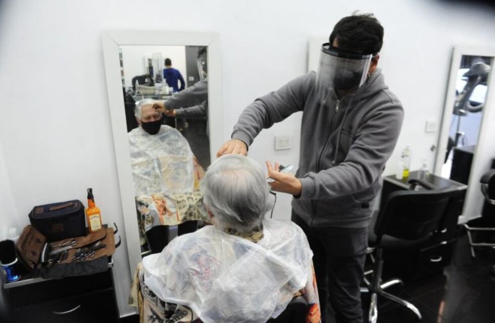 Reabrieron las peluquerías porteñas: turno previo obligatorio, sin acompañantes y bajo un estricto protocolo