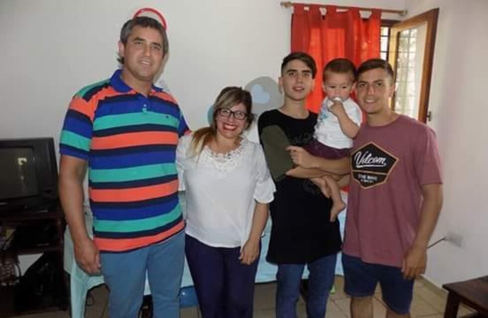 Punilla: Unir Córdoba con Alaska en una combi, el sueño de una familia de San Nicolás