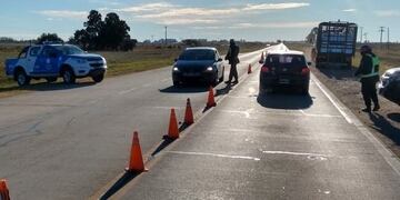 Desde Santa Fe aseguraron que se extremaron los controles sanitarios en las zonas de frontera para evitar la propagación del coronavirus\u002E (Policía de Santa Fe)