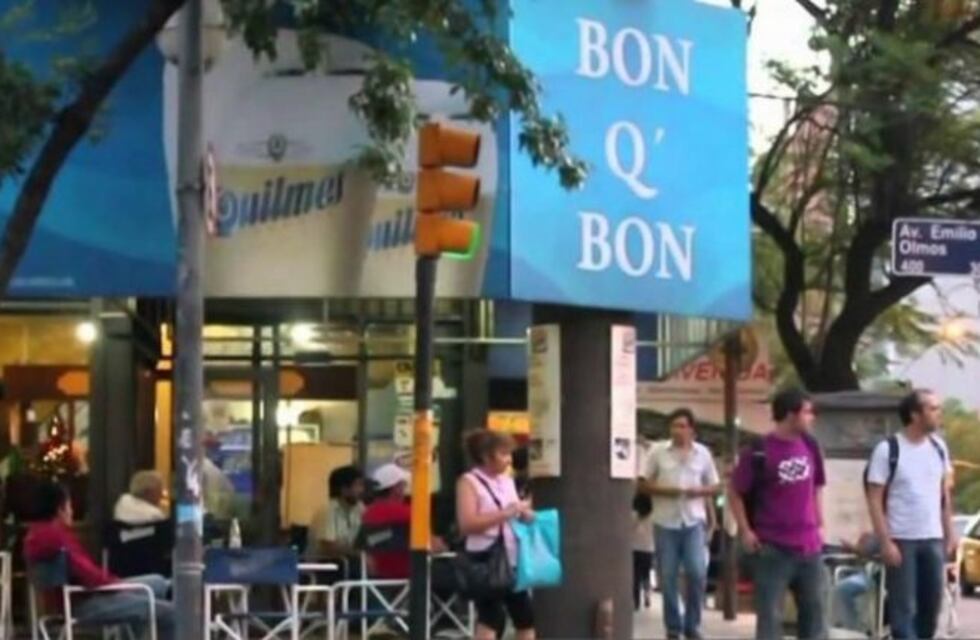 Motochoros desfiguran a mozo del histórico bar cordobés Bon Q' Bon