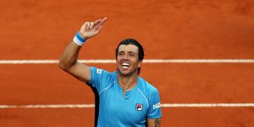 Tennis - Argentina v Italy - Davis Cup World Group First Round - Parque Sarmiento stadium, Buenos Aires, Argentina - 5/2/17. Argentina's Carlos Berlocq celebrates after he won his match against Italy's Paolo Lorenzi. REUTERS/Marcos Brindicci parque sarmie