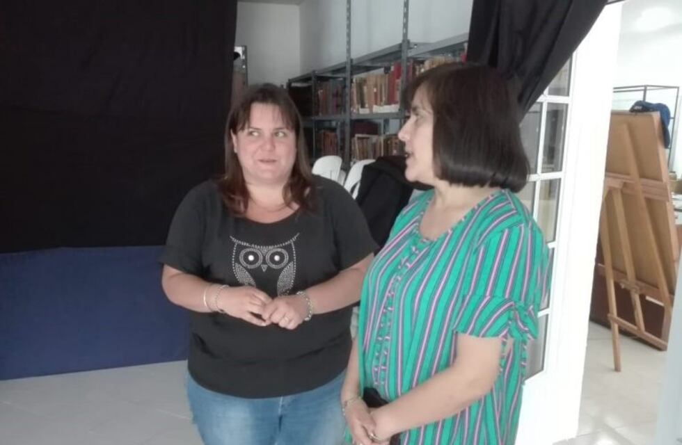 La directora de Cultura, Noemí Rivas de visita en Reta