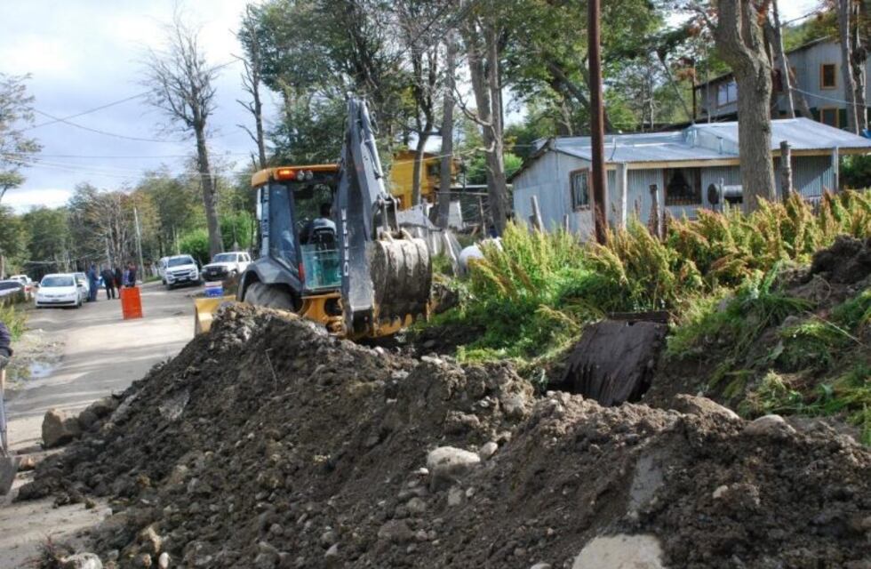 Está en su etapa final la obra de agua y cloacas para tres barrios de Andorra