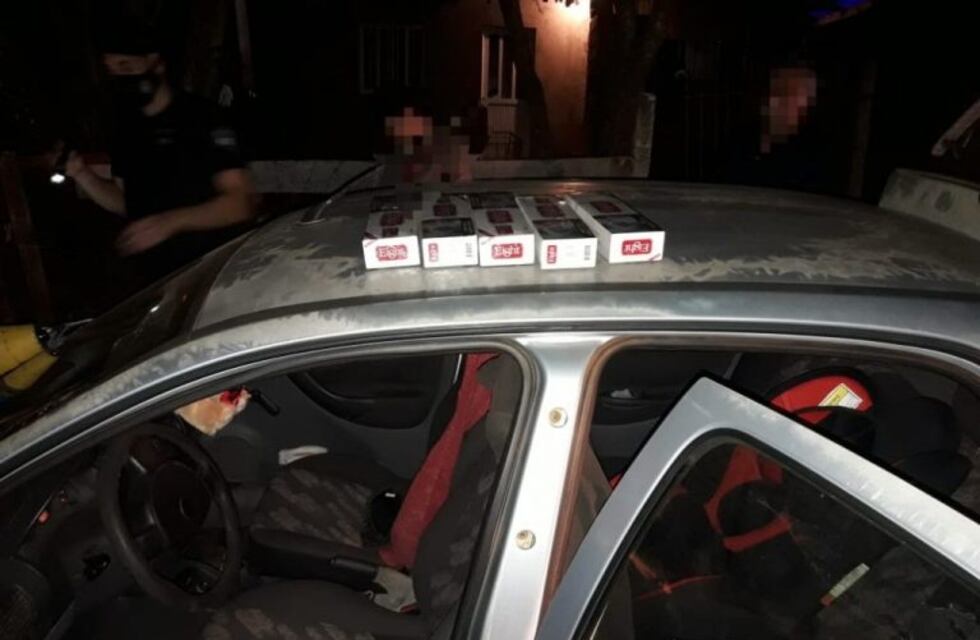 Ebrio y con cigarrillos de contrabando, huyó de un control policial