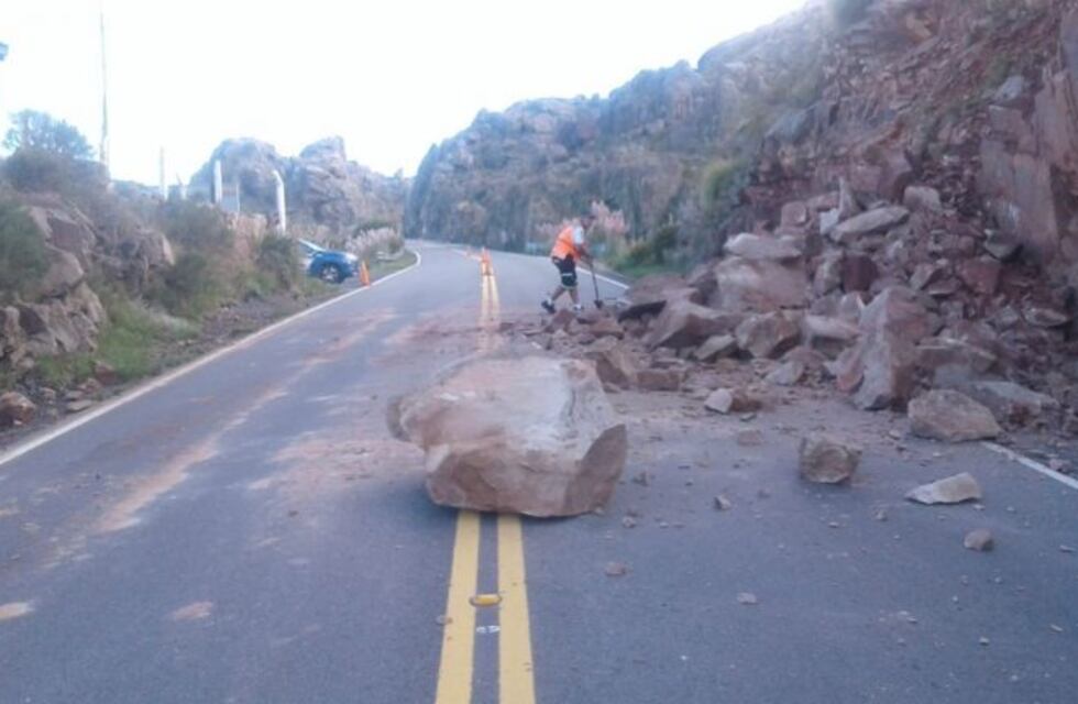 Tormenta y derrumbe en el camino de las Altas Cumbres