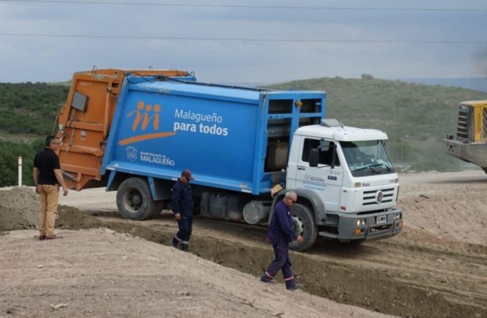 Carlos Paz: comenzó el volcamiento de residuos en el enterramiento sanitario