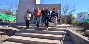 El senador Julio Martínez, junto a los precandidatos a diputados nacionales Felipe Álvarez, Nany Salzwedel, Kelina Rodríguez y Carlos Laciar\u002E