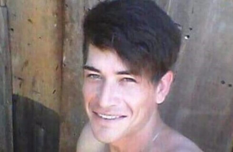 En Aristóbulo del Valle buscan a un muchacho de 23 años que está desaparecido