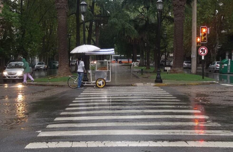 Sábado con pronóstico de lluvia, calor y mosquitos