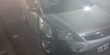 El conductor se fue a pie dejando su auto abandonado