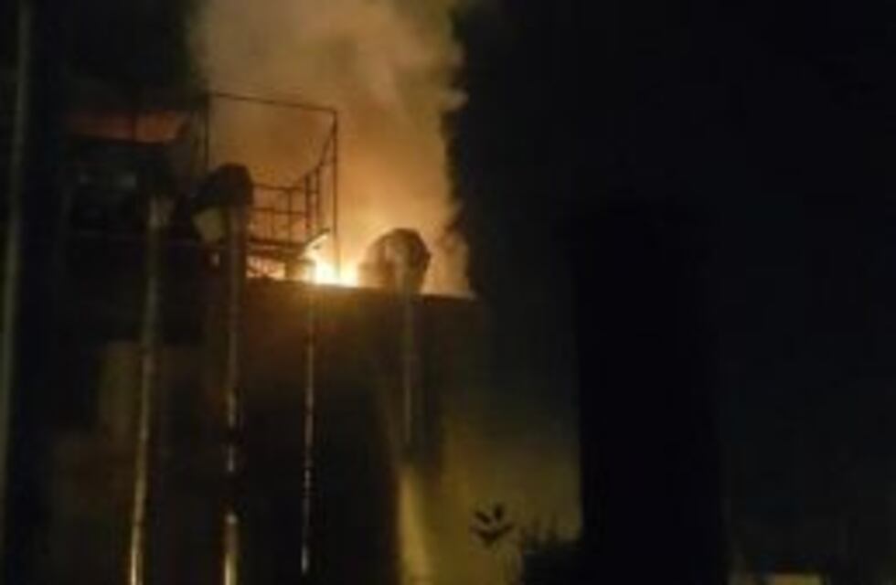 Un incendio provocó destrozos en una empresa de la zona de la Terminal