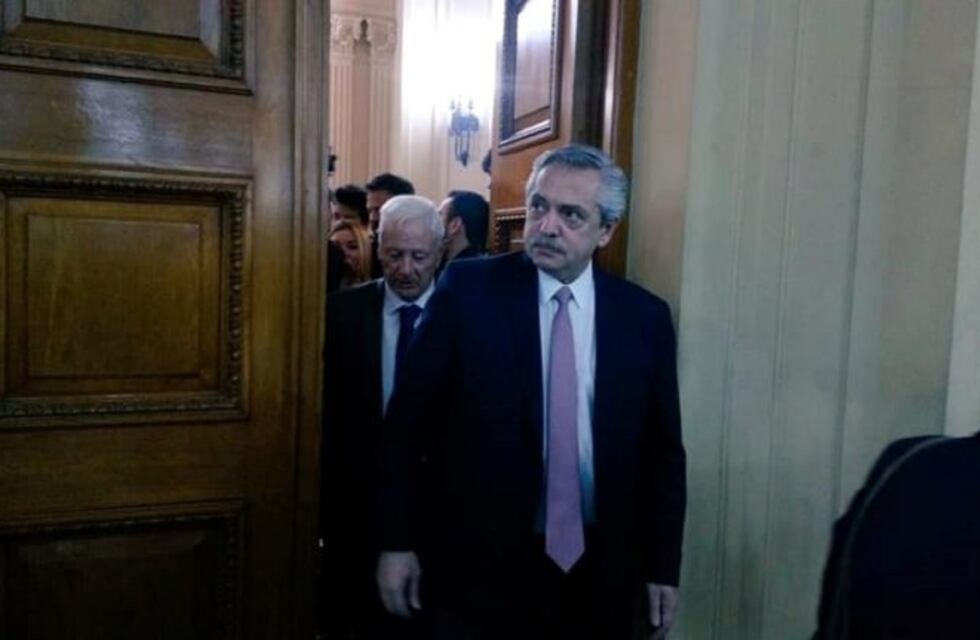 Alberto Fernández recorrió el Rectorado de la UNC y se reunió con Hugo Juri