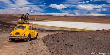 Recorrió la puna catamarqueña a bordo de un Volkswagen escarabajo (Foto: Facebook)