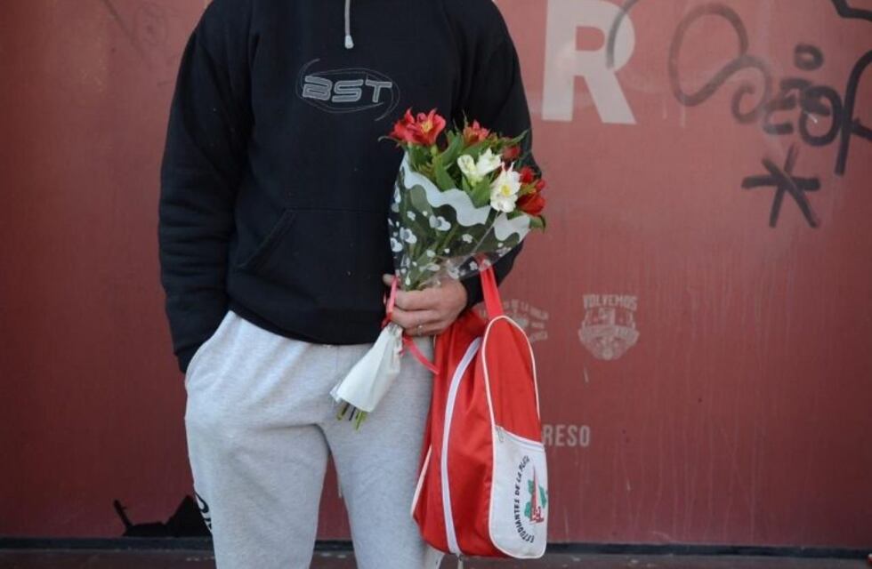 "¡Hasta siempre capitán!", emotiva despedida al Tata Brown en la sede de Estudiantes de La Plata