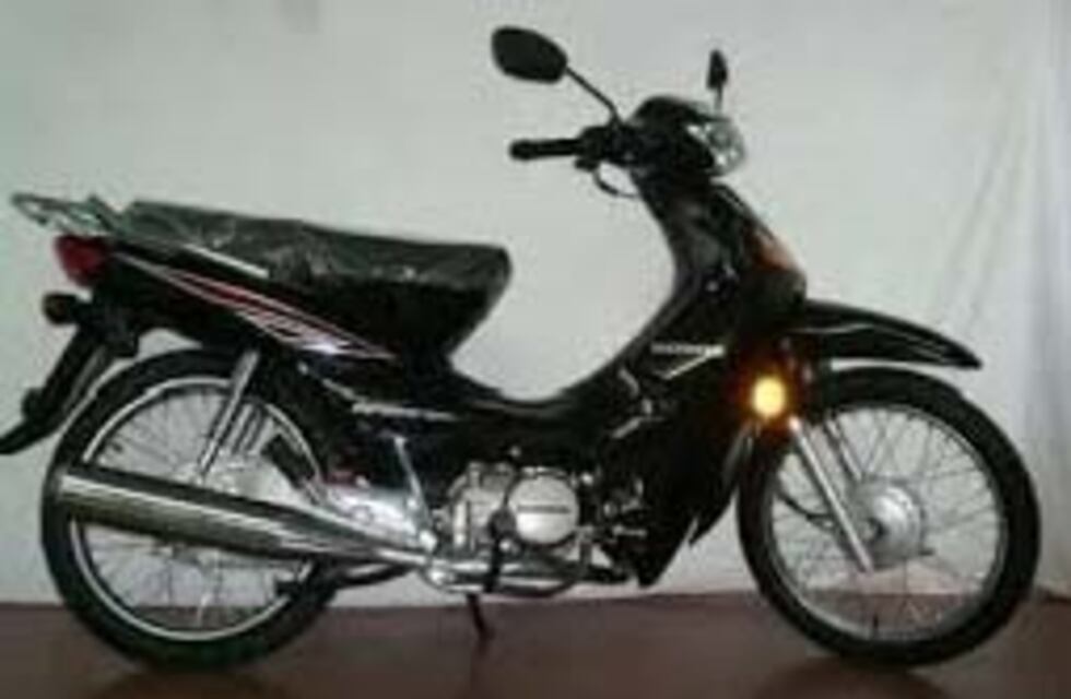 Robaron una moto y un auto que estaban estacionados frente a la casa de sus dueños