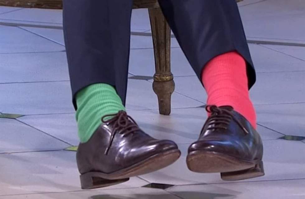 Por el Día Internacional del Síndrome de Down, Macri usó medias de distinto color