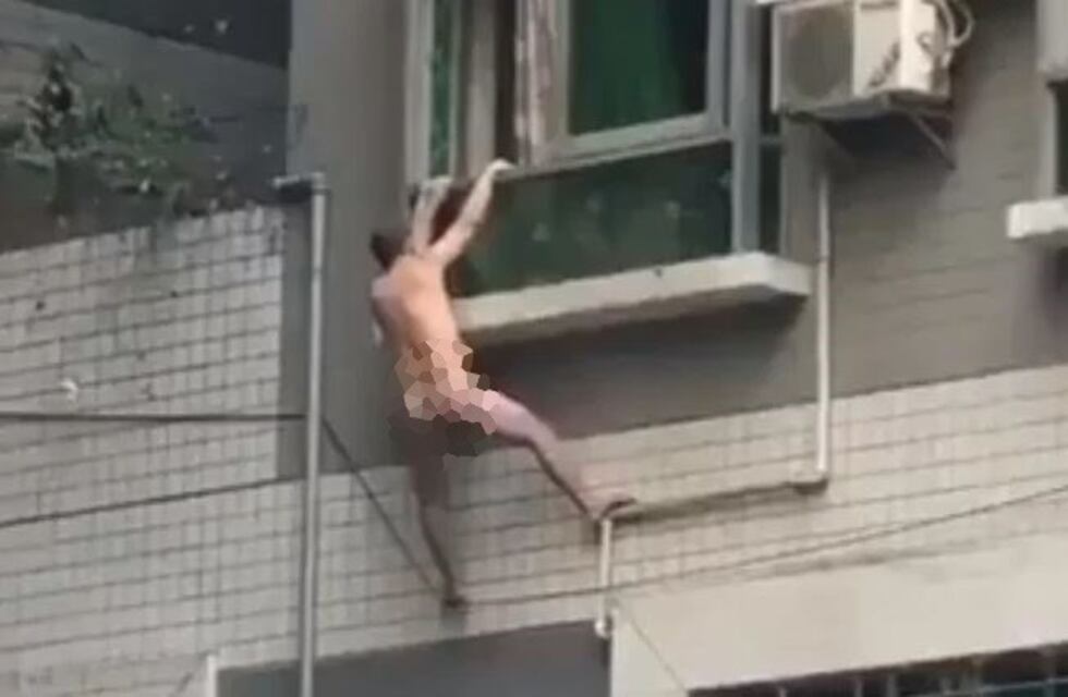 Cayó al vacío desnudo tras intentar escapar de la casa de su amante