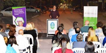 Capitanich y vecinos de Villa San Juan, habilitaron dos nuevas cuadras de pavimento\u002E (Prensa Municipio de Resistencia)