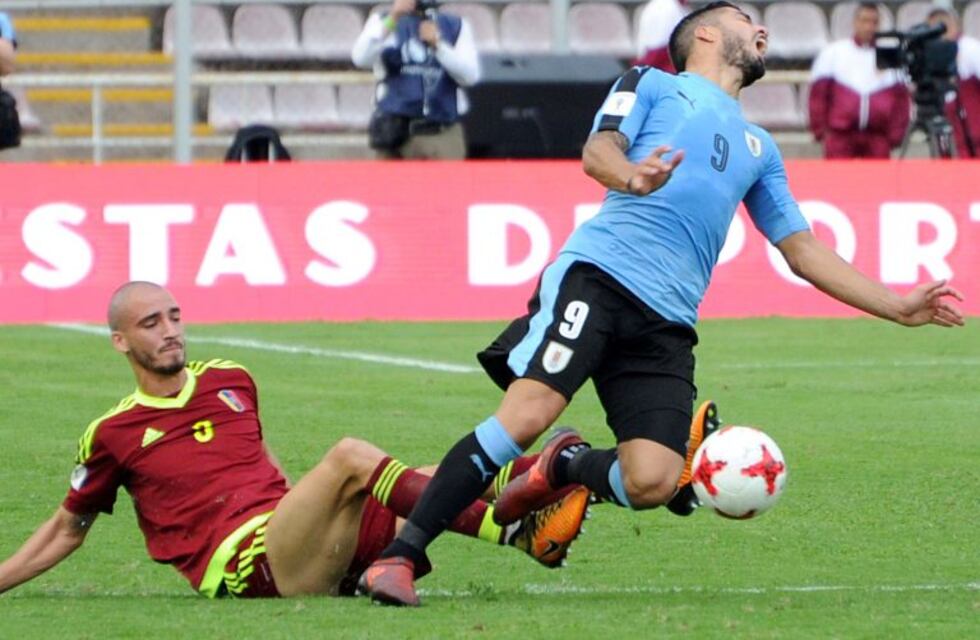 Uruguay igualó con Venezuela en San Cristóbal y está a un paso de la clasificación