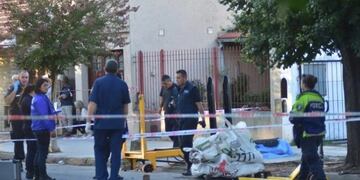 Murió un hombre aplastado por una grúa (Foto: La Capital)