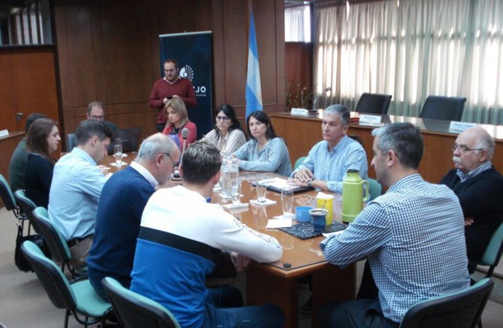 Se reunieron intendentes y jefes comunales por la paz social