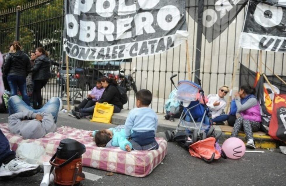 Recortes en los subsidios: el Gobierno dará de baja 28 mil planes de empleo