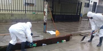 Continúa la limpieza de sumideros y pluviales en Comodoro