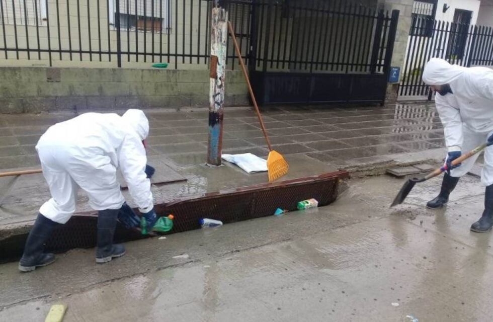 Continúa la limpieza de sumideros y pluviales en Comodoro
