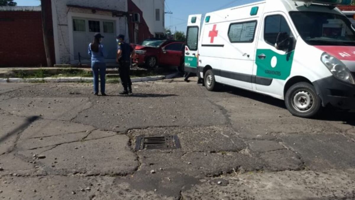 Se descompensó y embistió a una columna de luz\u002E