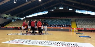 El equipo del Sepo Ginóbili ya entrenó en el escenario del duelo de este martes con el Valdivia\u002E