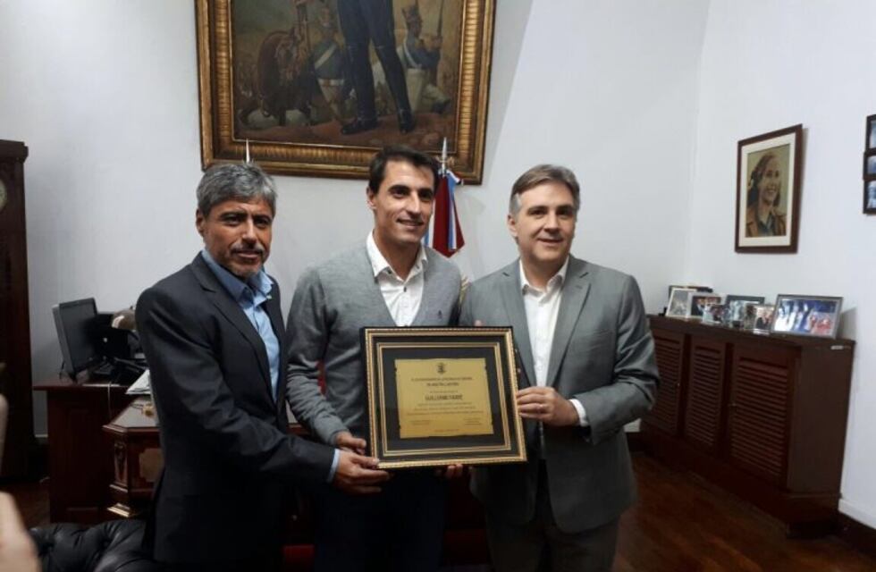 Un reconocimiento para Farré en la Legislatura