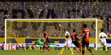 Benedetto le da el triunfo parcial a Boca