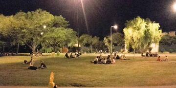 Mucha gente se junta cerca del cartel de Rafaela y genera conflictos (Prensa Municipalidad de Rafaela)