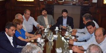 reunión de gobierno con UNIR