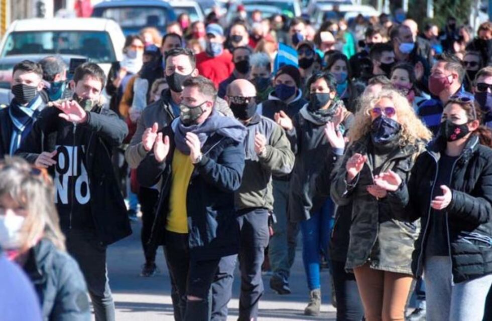 Protesta de comerciantes de Santa Rosa para reclamar que les permitan abrir