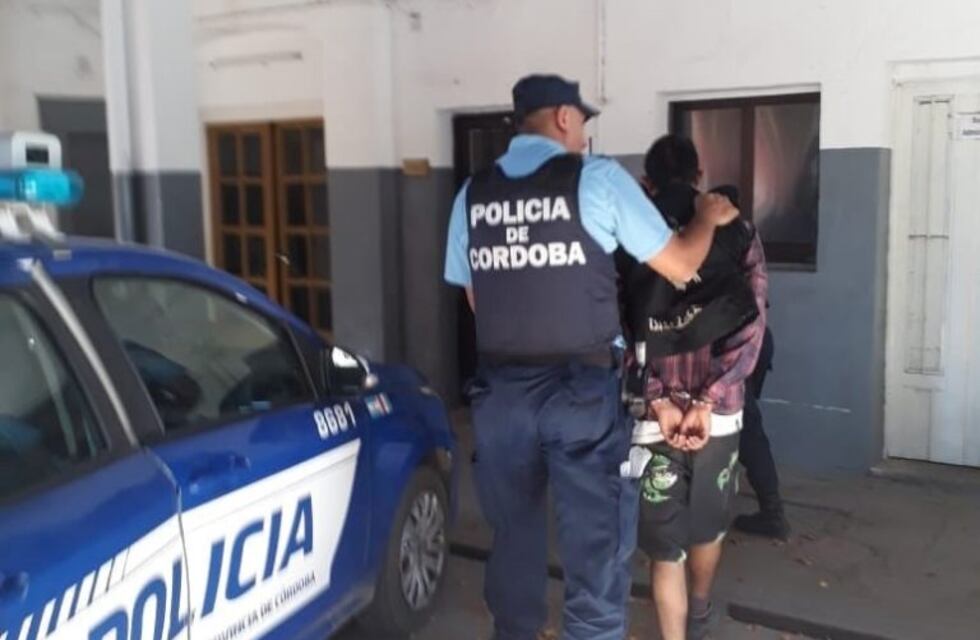 Una pareja intentó agredir a agentes de la Policía tras un control en la vía pública