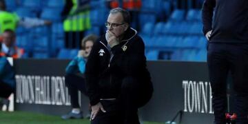 El entrenador fue elegido para promover las ventas de un centro comercial británico\u002E (@lufc)