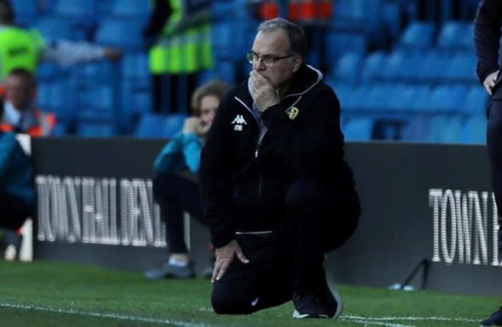 Lanzaron un muñeco Lego de Marcelo Bielsa en modo espía