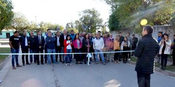 Las obras de asfalto de la Municipalidad se inauguraron este miércoles en barrio Argüello Lourdes\u002E