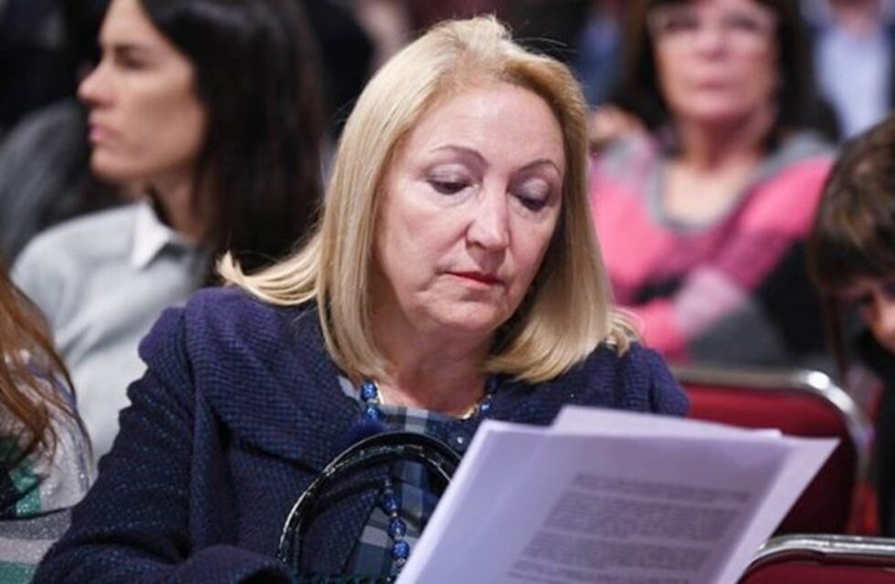 Giacoppo, Burgos y Monaldi piden baja de retenciones al tabaco