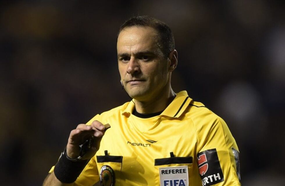 Grosero error de Diego Abal en el partido entre Godoy Cruz y Banfield