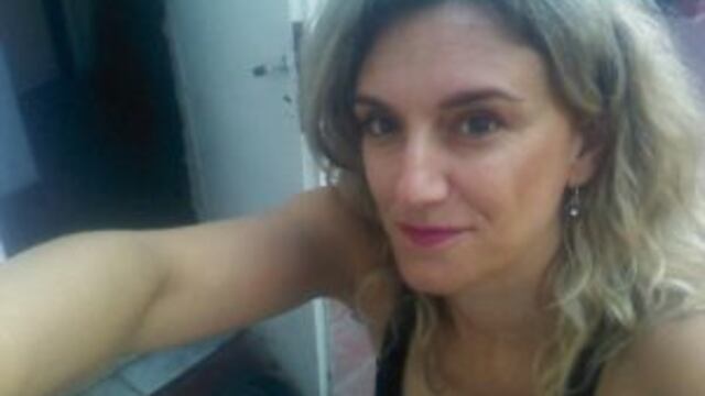 Carla Saccani hizo topless para convocar al tetazo.