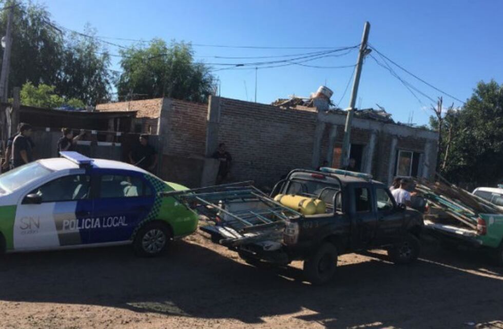 Albañil robó los andamios de una obra en construcción, lo allanaron pero se escapó