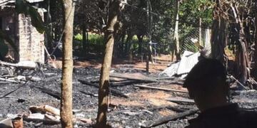 Encontraron un cuerpo calcinado en el interior de una vivienda incendiada\u002E (Foto: El Territorio)