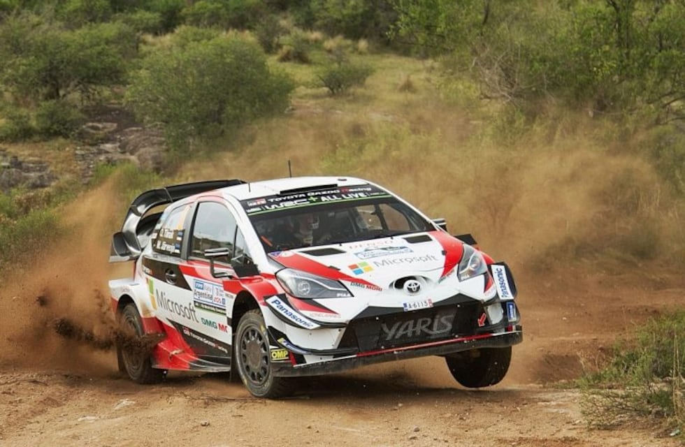 Ott Tänak enfila hacia la victoria en el Rally Mundial 2018