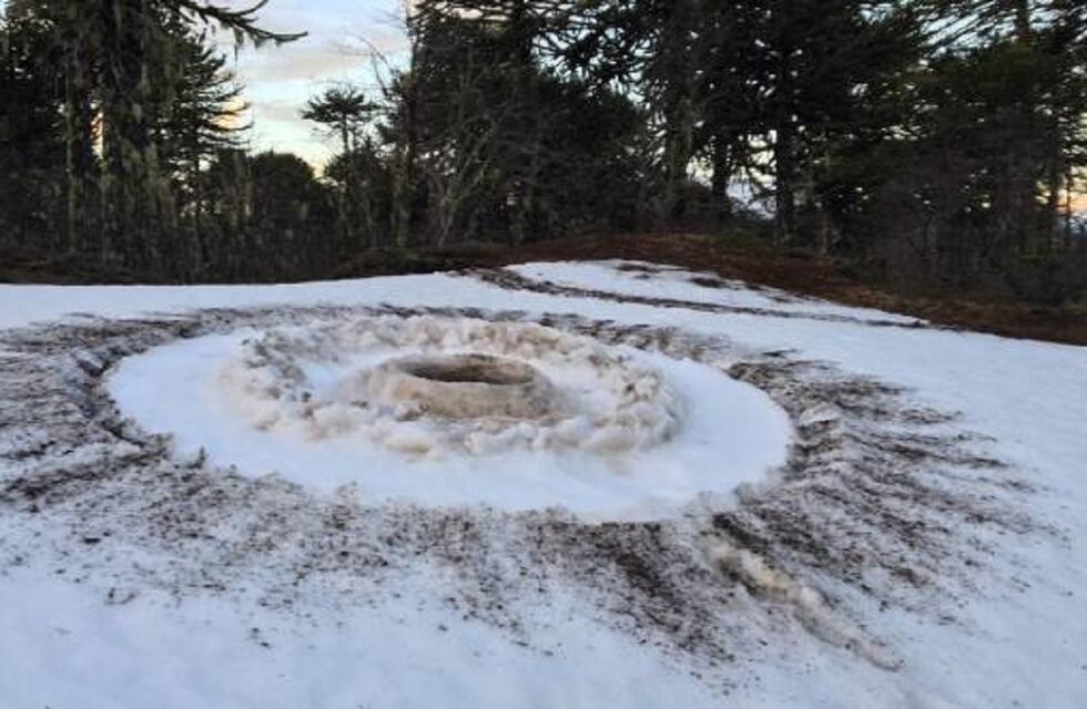 Una rama cayó arriba de dos hermanitos que jugaban en la nieve en Neuquén y uno de ellos murió