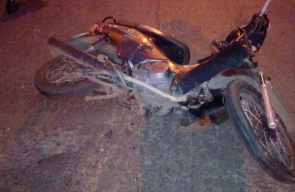Un joven de 18 años sufrió fractura expuesta al ser embestido por una camioneta