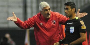 Omar De Felippe re caliente con la Superliga
